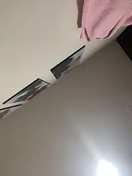 JuliaaVega online show from 04.17.26