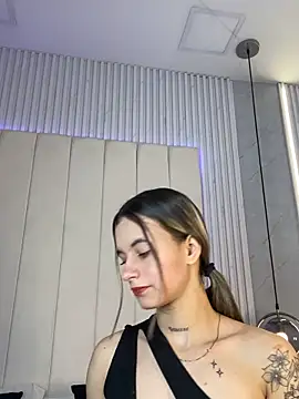 Snapshot of JuliaColemann chatting on 03.03.26 JuliaColemann online show from 03.03.26