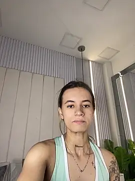 Snapshot of JuliaColemann chatting on 04.15.26 JuliaColemann online show from 04.15.26