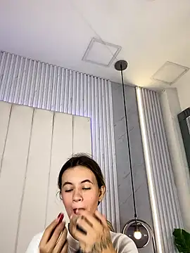 JuliaColemann online show from 04.29.26