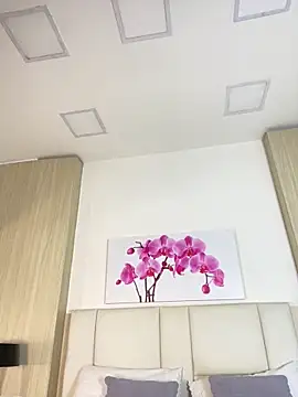 JuliaColemann online show from 05.26.26