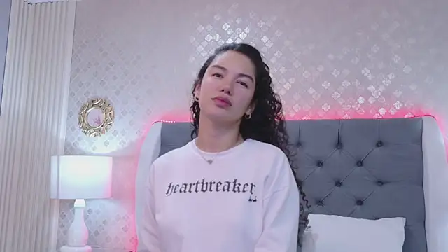 Snapshot of RoxanaAngel chatting on 02.12.26 RoxanaAngel online show from 02.12.26