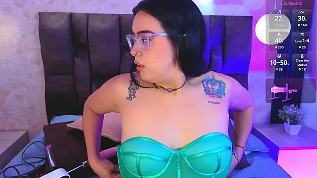 Snapshot of vicky_grey chatting on 03.11.26 vicky grey online show from 03.11.26