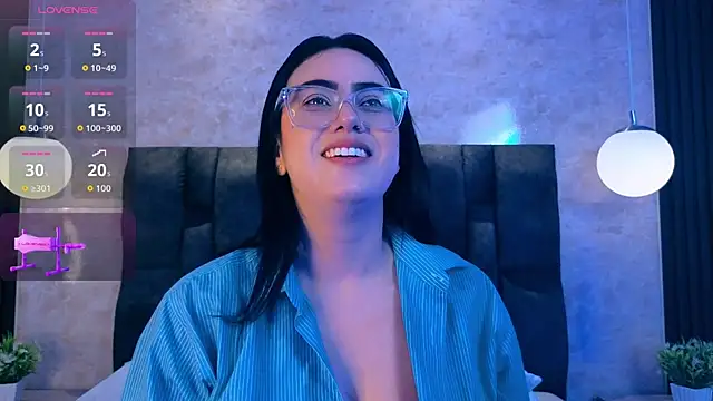 Snapshot of vicky_grey chatting on 04.01.26 vicky grey online show from 04.01.26