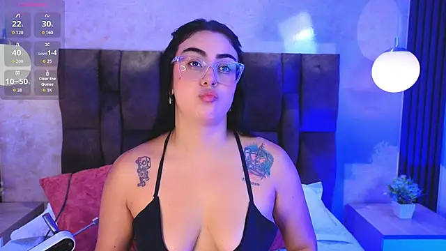 Snapshot of vicky_grey chatting on 04.28.26 vicky grey online show from 04.28.26
