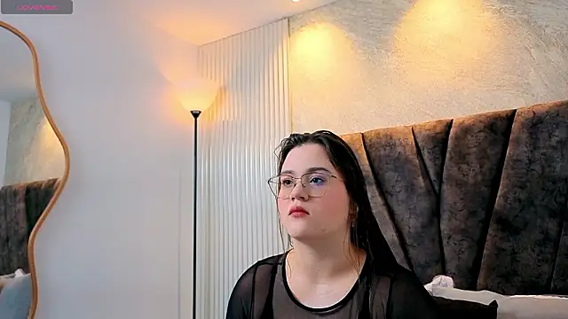 zoe hugeboobs online show from 02.12.26