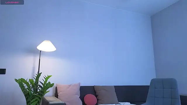 Snapshot of MillaKowal chatting on 02.28.26 MillaKowal online show from 02.28.26