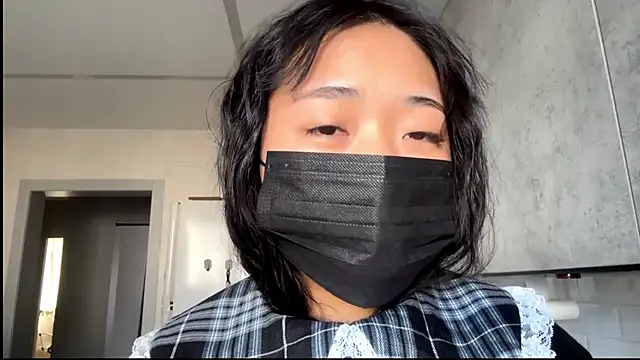 SweetMiaXO online show from 04.13.26