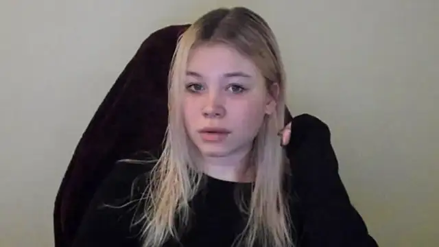 Snapshot of Lulu_Di chatting on 02.12.26 Lulu Di online show from 02.12.26