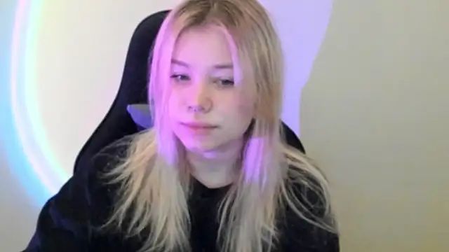 Snapshot of Lulu_Di chatting on 02.19.26 Lulu Di online show from 02.19.26