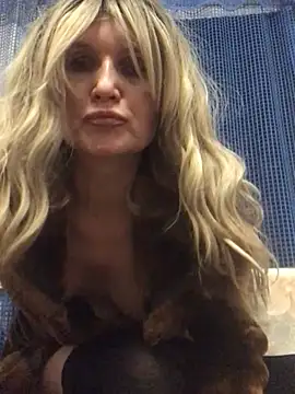 Snapshot of Snejnaya chatting on 02.05.26 Snejnaya online show from 02.05.26