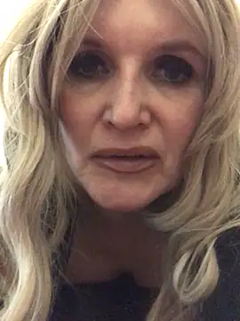 Snapshot of Snejnaya chatting on 02.06.26 Snejnaya online show from 02.06.26