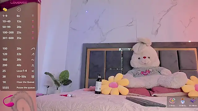 Snapshot of Doll_Luna_ chatting on 02.11.26 Doll Luna online show from 02.11.26