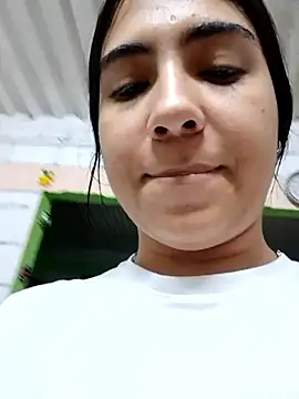 Snapshot of Ailen-cute chatting on 02.13.26 Ailen-cute online show from 02.13.26