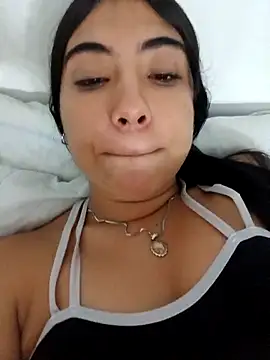 Snapshot of Ailen-cute chatting on 02.16.26 Ailen-cute online show from 02.16.26