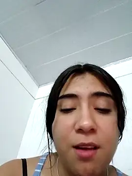 Snapshot of Ailen-cute chatting on 02.25.26 Ailen-cute online show from 02.25.26