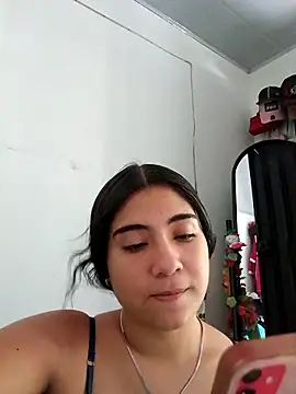 Snapshot of Ailen-cute chatting on 02.26.26 Ailen-cute online show from 02.26.26