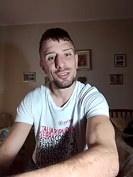 Snapshot of Mcsimotoro chatting on 04.12.26 Mcsimotoro online show from 04.12.26