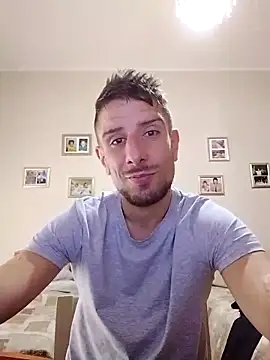 Snapshot of Mcsimotoro chatting on 04.16.26 Mcsimotoro online show from 04.16.26