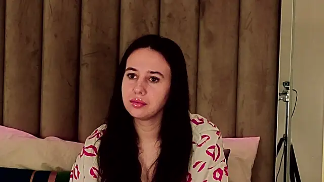 MavisReeve online show from 04.14.26