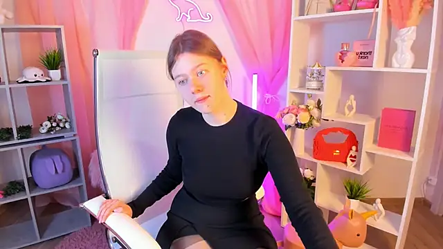 Snapshot of CelestineMauriac chatting on 02.15.26 CelestineMauriac online show from 02.15.26