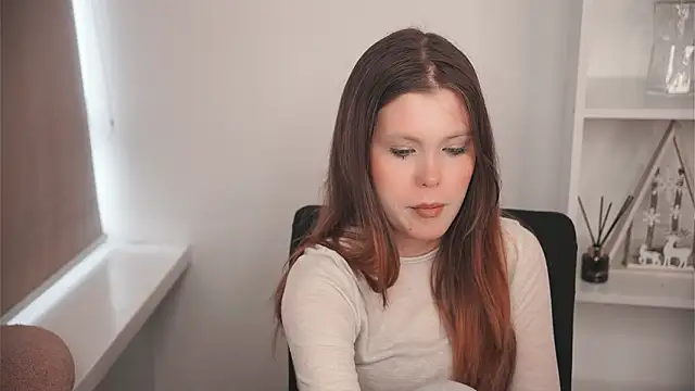 Snapshot of MarnieWootan chatting on 02.08.26 MarnieWootan online show from 02.08.26