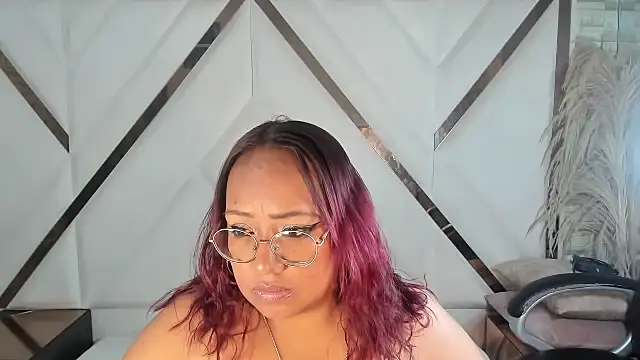 Snapshot of Shara_Oz chatting on 02.15.26 Shara Oz online show from 02.15.26