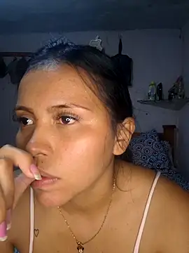 Daniela Cruz  online show from 02.23.26