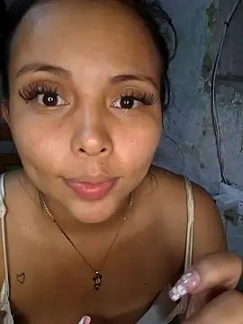 Daniela Cruz  online show from 04.10.26