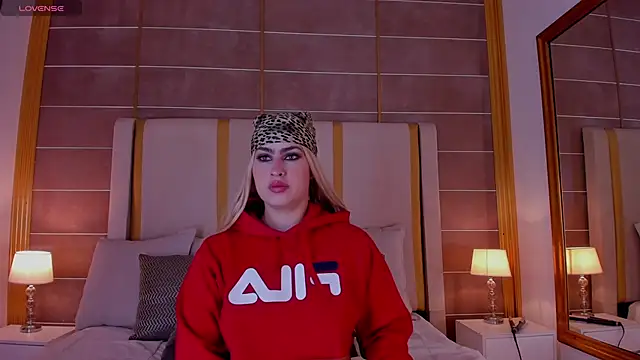 Snapshot of WenFox chatting on 03.13.26 WenFox online show from 03.13.26