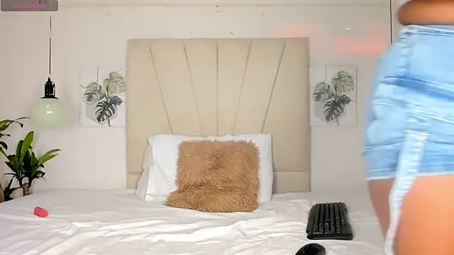 Snapshot of Ashley_Ebony__ chatting on 02.04.26 Ashley Ebony online show from 02.04.26