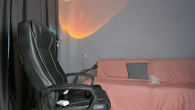 Snapshot of emy_lovee chatting on 03.02.26 emy lovee online show from 03.02.26