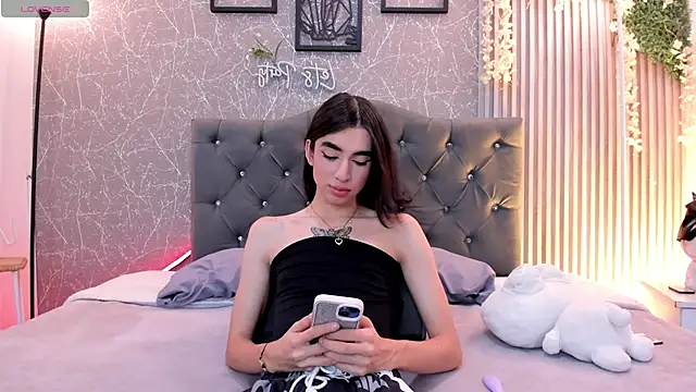 Snapshot of lana_gill1 chatting on 04.12.26 lana gill1 online show from 04.12.26