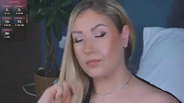 Snapshot of OndinaNoire chatting on 02.26.26 OndinaNoire online show from 02.26.26