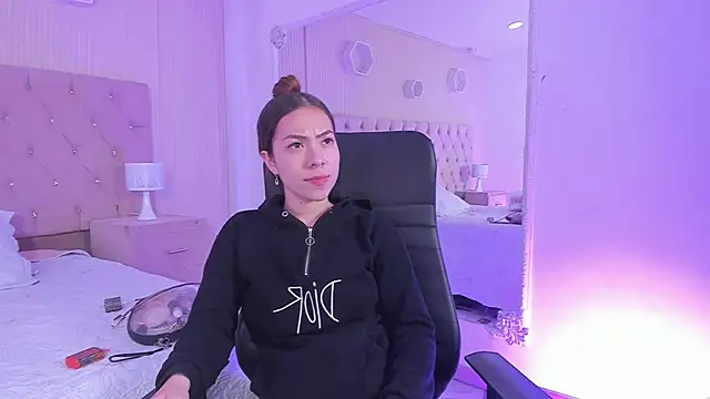 lizzyrossie online show from 02.06.26