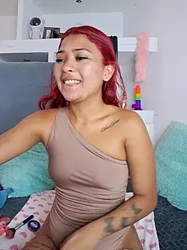 Snapshot of Layla_em chatting on 03.10.26 Layla em online show from 03.10.26