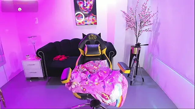 Victoria  doll online show from 05.17.26