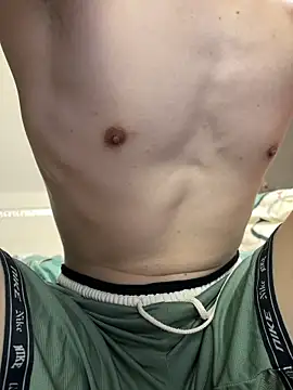 Snapshot of llkiki chatting on 03.19.26 llkiki online show from 03.19.26