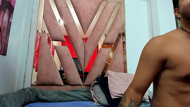 Snapshot of friend_zone1 chatting on 02.12.26 friend zone1 online show from 02.12.26