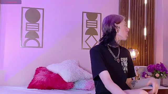 Snapshot of Hanna-Winchester chatting on 02.11.26 Hanna-Winchester online show from 02.11.26