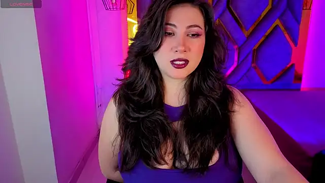 Luvienne online show from 04.12.26