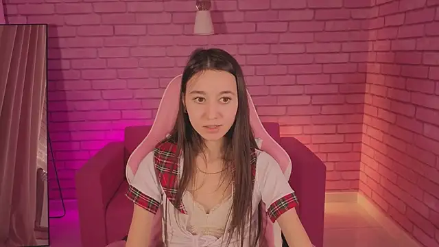 Snapshot of Nicole_Brownie chatting on 02.13.26 Nicole Brownie online show from 02.13.26