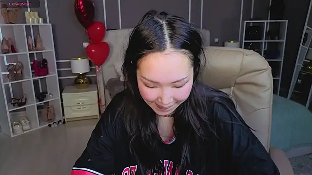 Snapshot of ElinaMotion chatting on 02.15.26 ElinaMotion online show from 02.15.26