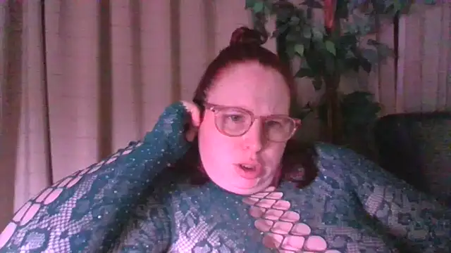 Snapshot of Sarahtjeuh_ chatting on 03.08.26 Sarahtjeuh online show from 03.08.26