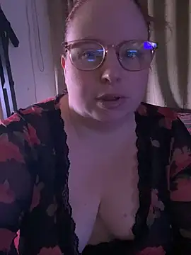 Snapshot of Sarahtjeuh_ chatting on 04.15.26 Sarahtjeuh online show from 04.15.26