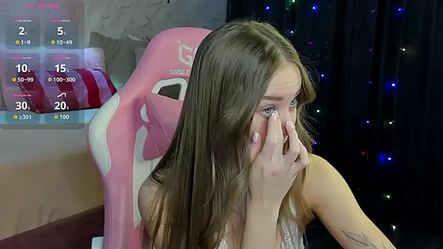 Snapshot of Tesssa_Young chatting on 02.12.26 Tesssa Young online show from 02.12.26