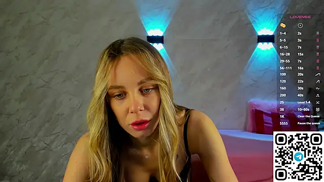 Tesssa Young online show from 03.11.26