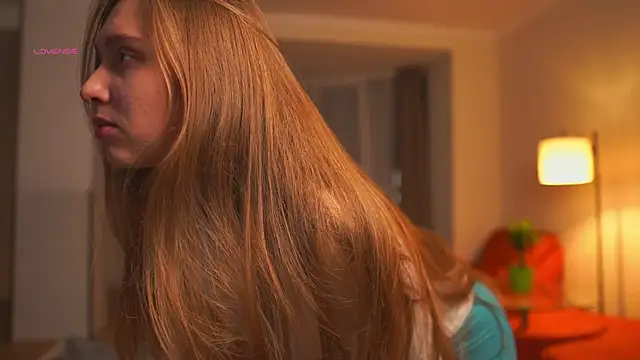 SharaNewbern online show from 04.06.26