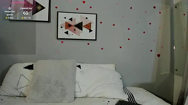 PauleteW10 online show from 03.10.26