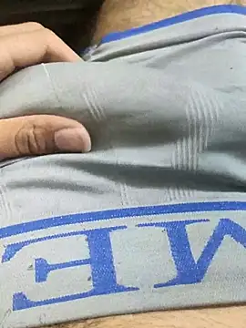 Snapshot of Nniiyakk chatting on 04.14.26 Nniiyakk online show from 04.14.26